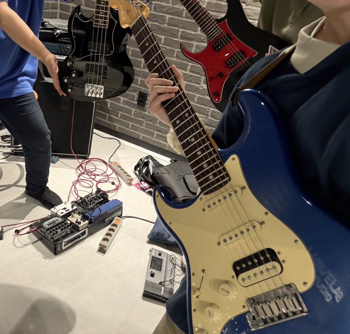 무직ROCK 공연까지 D-7 !!
세봄은 열심히 공연을 준비하고 있어요🌸☺️
사진은 귀여운 줄쟁이들~~~