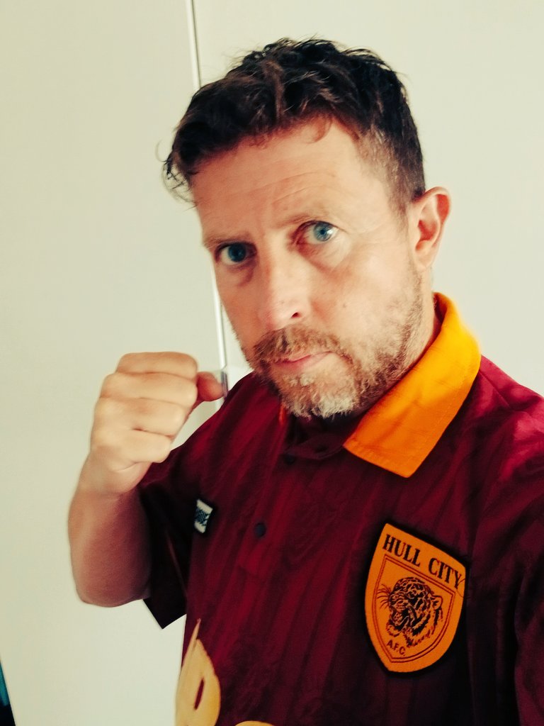 Today's #shirtchoice for #hcafc , praying for a remake #kappa version of this please #utt 🐯