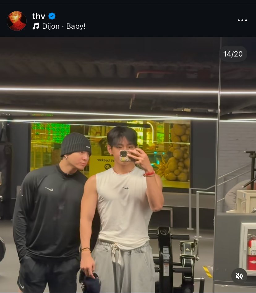 maiml97's tweet image. gente achei essa página taekook, lá tem vários momentos deles e ela é ot7, sério sigam muito