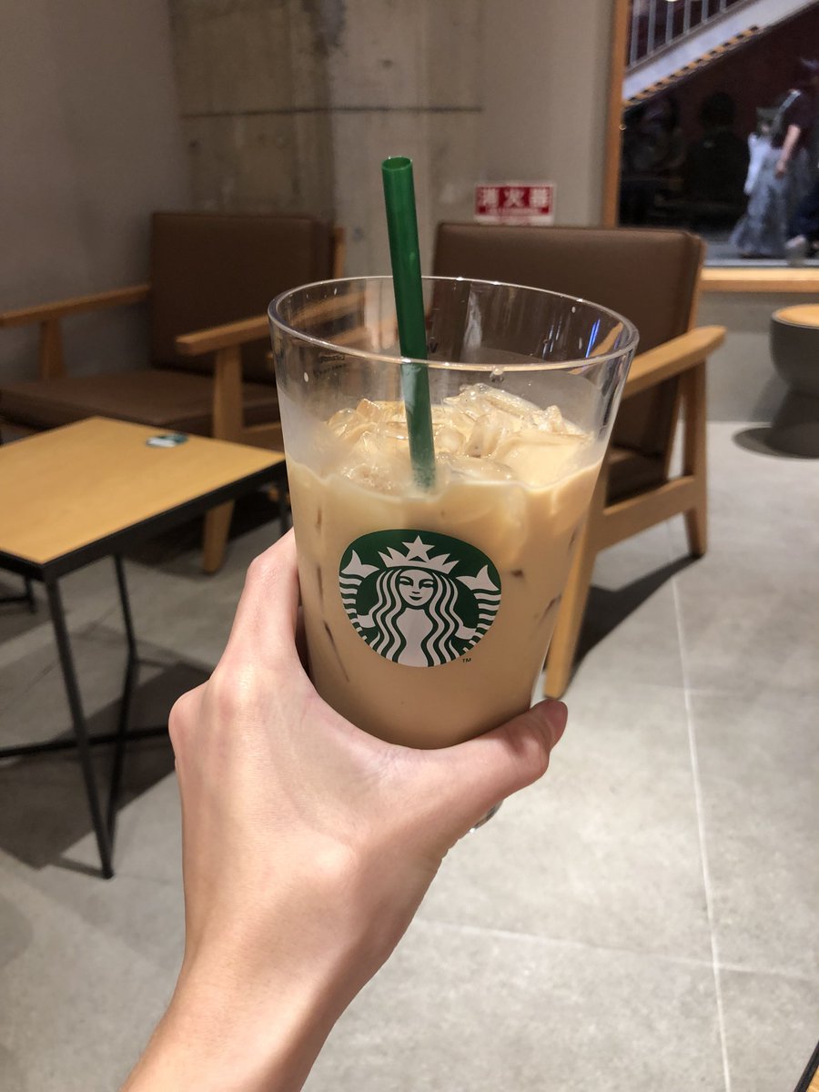 久しぶりの長崎だー！今日はスタバが1番落ち着いたなー！手がきちゃない笑