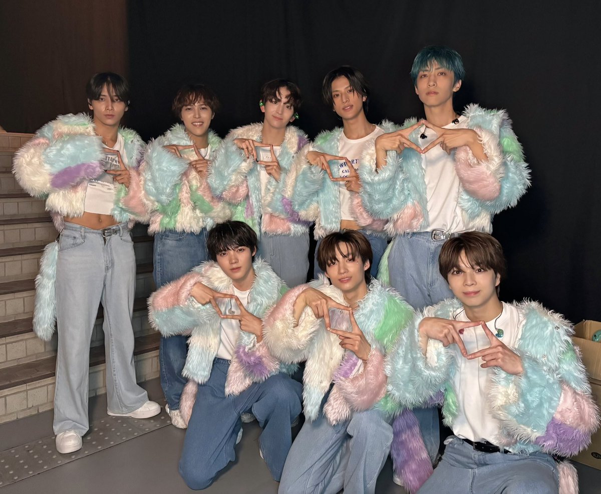 🧊ICExのシャッフル🧊／ #エビライ2025 は、 「Maniacs」を披露