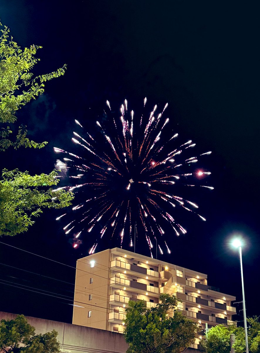 Curry_Pain's tweet photo. HANABI https://t.co/Hg2T3fe1U9