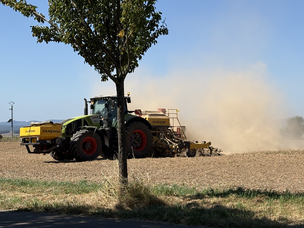 DM me if I forgot someone from Luxembourg 🇱🇺 this morning. All logged from memory. ISS, SO-50, SO-124, JO-97 🛰️. East was not so interested. The LX farmer 🚜 made it a little bit dusty for me...