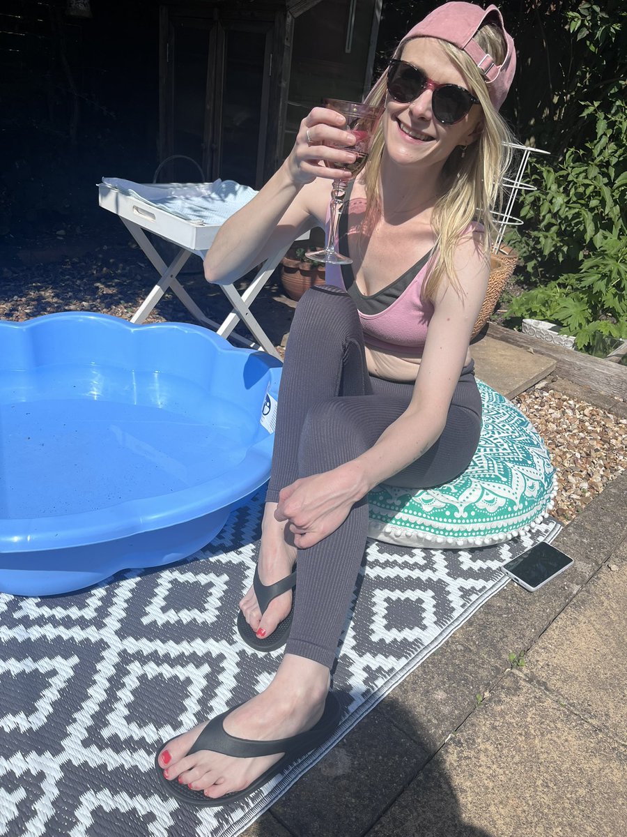 She’s back!!!!

The chicken is in and alcohol has been purchased. 

Cheers muthafuckas 😘