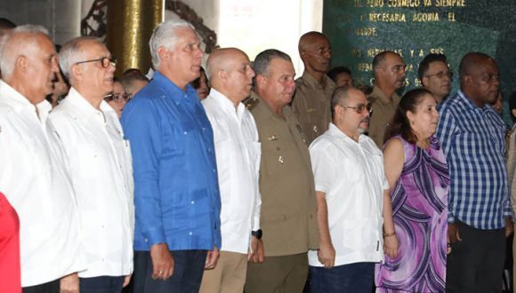 🇨🇺 <a href="/DiazCanelB/">Miguel Díaz-Canel Bermúdez</a>
participó en acto conmemorativo por el centenario de la fundación del Primer Partido Comunista de Cuba.
#SanctiSpíritusEnMarcha 
<a href="/DeivyPrezMartn1/">Deivy Pérez Martín</a> <a href="/DrRobertoMOjeda/">Dr. Roberto Morales Ojeda</a> <a href="/PartidoPCC/">Partido Comunista de Cuba</a> <a href="/MMarreroCruz/">Manuel Marrero Cruz</a>