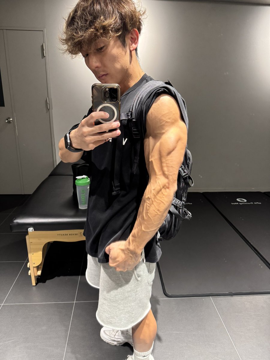 BLACK PIKEセットアップ フィジーク トレーニング Mirror mirror on the wall…🪞 #フィジーク #メンズフィジーク