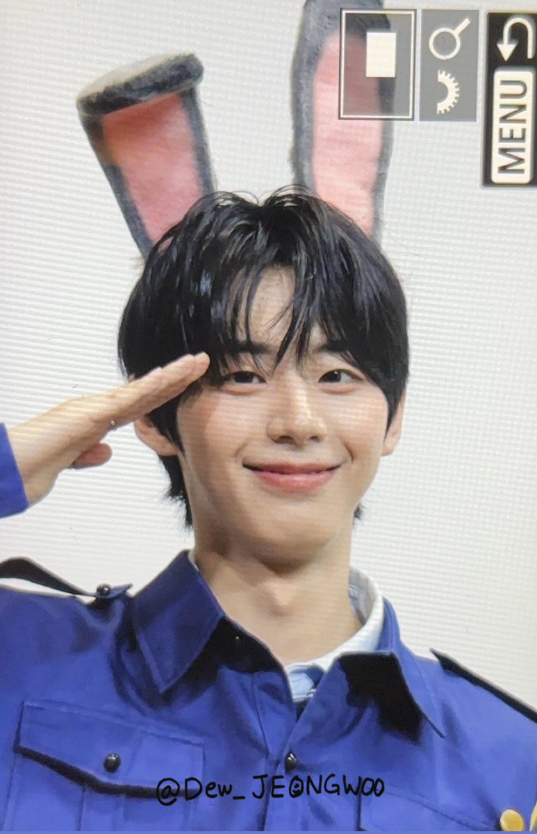 Dew_JEONGWOO's tweet image. 250817 퍼스트뮤직 #서정우

군필자 토끼의 칼각🫡

#아홉 #AHOF #JEONGWOO