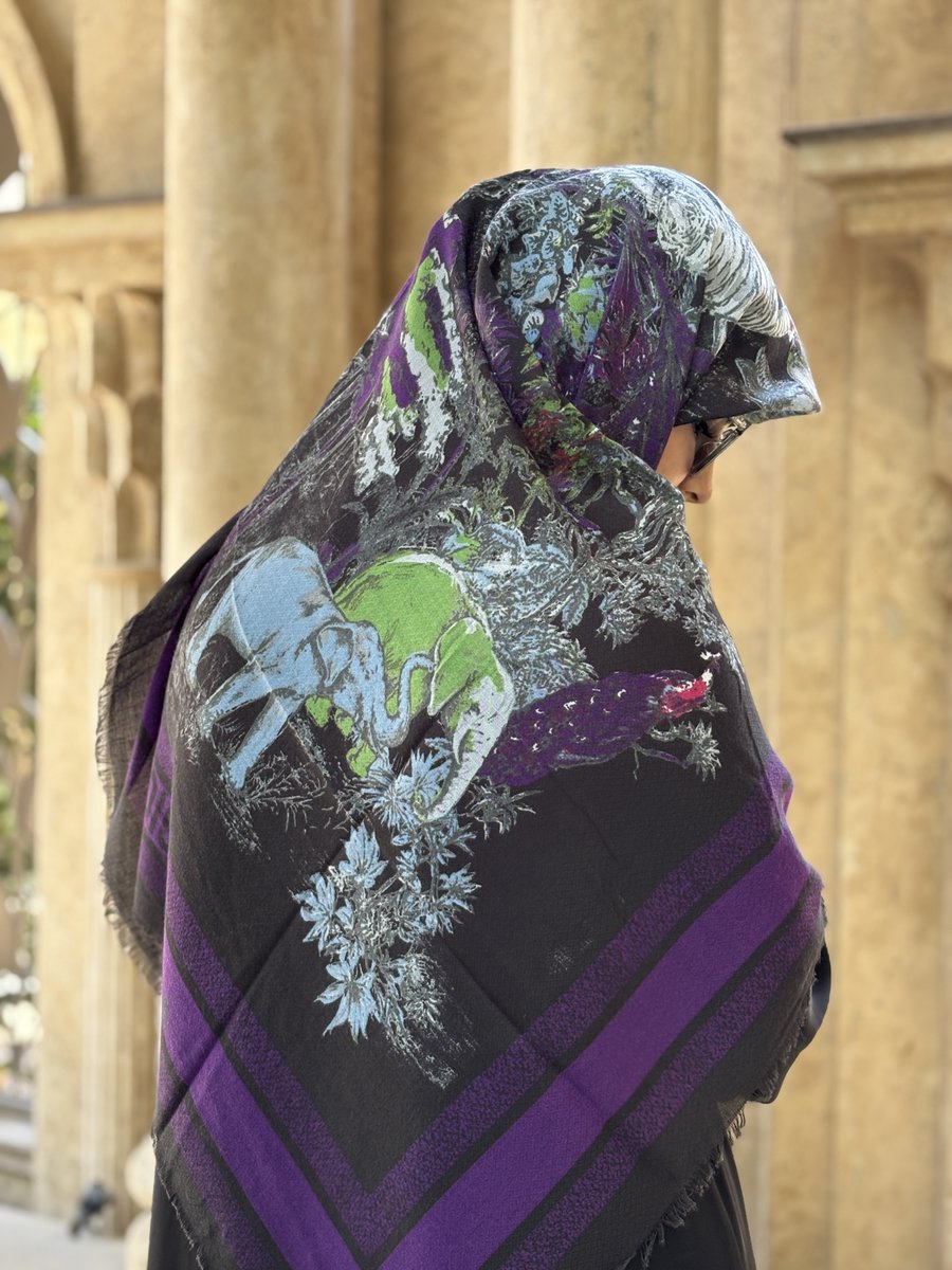 🐘روسری مدل « جنگل بنفش » 
🍒جنس نخی با قواره 140 سانت
🍒ایستایی تیز و گرد
🍒فوق العاده جذاب و دلبر
💸قیمت با احترام 550 هزار تومان
🚚اگه دوتا بخری ارسالشم رایگان میشه😊