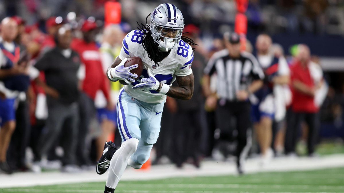 PPRFantasyTips's tweet photo. Quick thoughts on each round of 12 team fantasy drafts - (Rounds 1-13) 💭

Rd 1:
- No bad picks among the top 12 guys. Just pray whoever you draft stays healthy 🙏🏻 

- Ashton Jeanty shouldn’t be drafted as a top 12 player in fantasy 🌶️ 

- CeeDee Lamb > Ja’Marr Chase

Rd2 ⬇️ https://t.co/MhrDS291oO