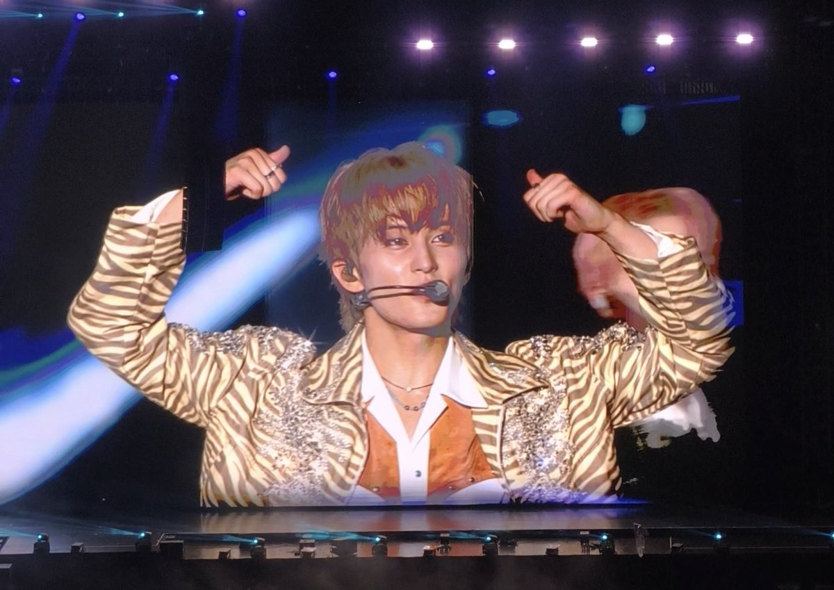 น้องมาร์คพูดว่า yesterday we had the best show 😭😭😭😭😭😭

#THEDREAMSHOW4_in_BKK
#NCTDREAM_THEDREAMSHOW4_BANGKOK