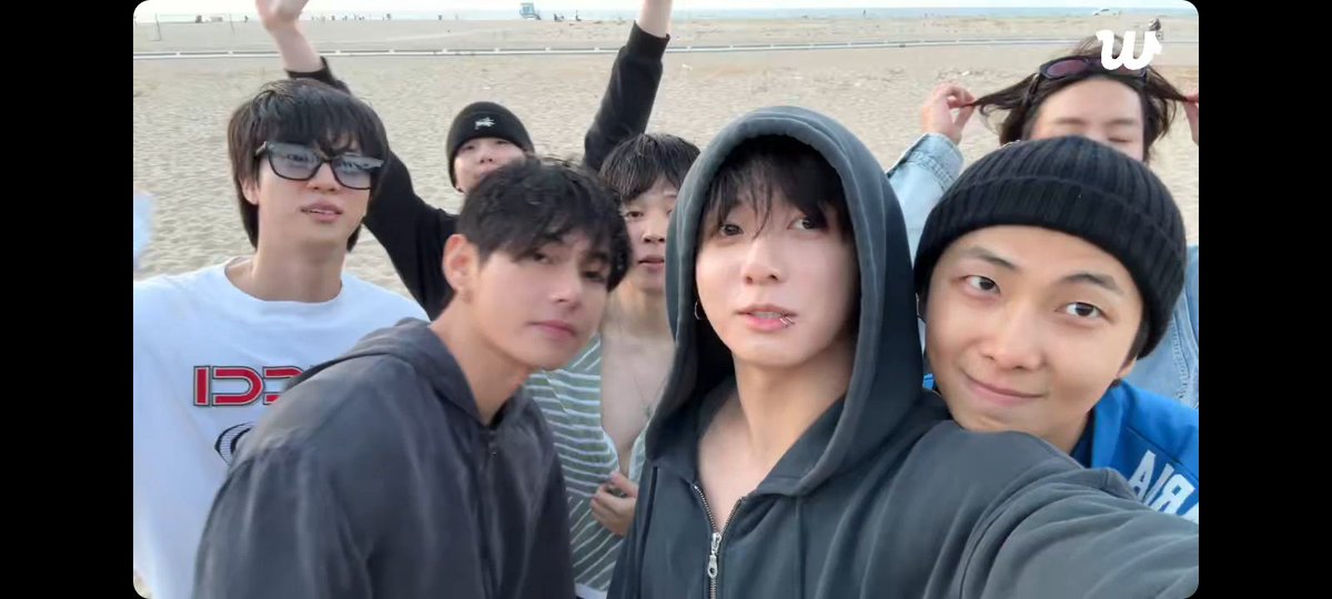 woo_kun_bro's tweet photo. โ ๐ summer vibe~
OT7 BTS FAMILY ๐
#BTS #OT7 #OT7LIVE https://t.co/PLHAb8yvrW