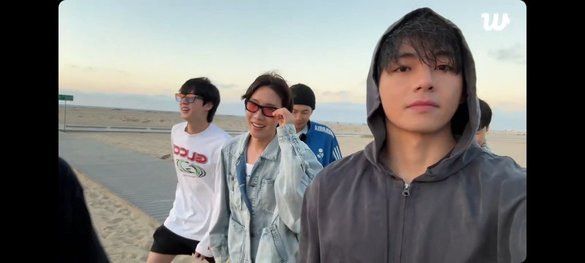 woo_kun_bro's tweet photo. โ ๐ summer vibe~
OT7 BTS FAMILY ๐
#BTS #OT7 #OT7LIVE https://t.co/PLHAb8yvrW