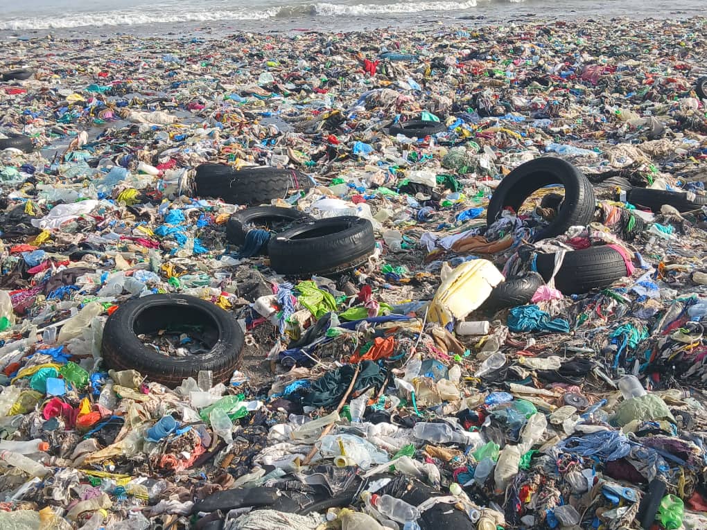 Medza Ndoye (@medzaproduction) on Twitter photo Tout à l’heure avec le doyen Mbacke Seck, nous avons échangé sur la pollution plastique qui envahit nos plages.
<a href="/crac02/">Club de Reflexion d'Action Citoyenne (CRAC)</a> lance bientôt une Balade Écologique :
Yoff – Yenne Toubab Dialaw
Collecter 50T de plastiques
Sensibiliser 5 000 personnes
📞 77 803 25 96 | Tout à l’heure avec le doyen Mbacke Seck, nous avons échangé sur la pollution plastique qui envahit nos plages.
<a href="/crac02/">Club de Reflexion d'Action Citoyenne (CRAC)</a> lance bientôt une Balade Écologique :
Yoff – Yenne Toubab Dialaw
Collecter 50T de plastiques
Sensibiliser 5 000 personnes
📞 77 803 25 96 |