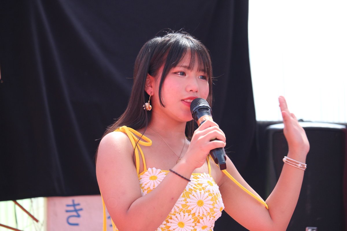 KSendai7's tweet image. 2025/8/17 #みんくす　#ひま　#もこ
やや蒸し風呂状態のなかで踊っていた　
#栃木県佐野市
#カフェジェラオカ
#ジェラオカ夏まつり