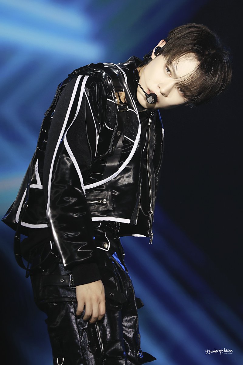 𝐒𝐭𝐫𝐚𝐰𝐛𝐞𝐫𝐫𝐲𝐂𝐡𝐞𝐞𝐬𝐞. tweet media