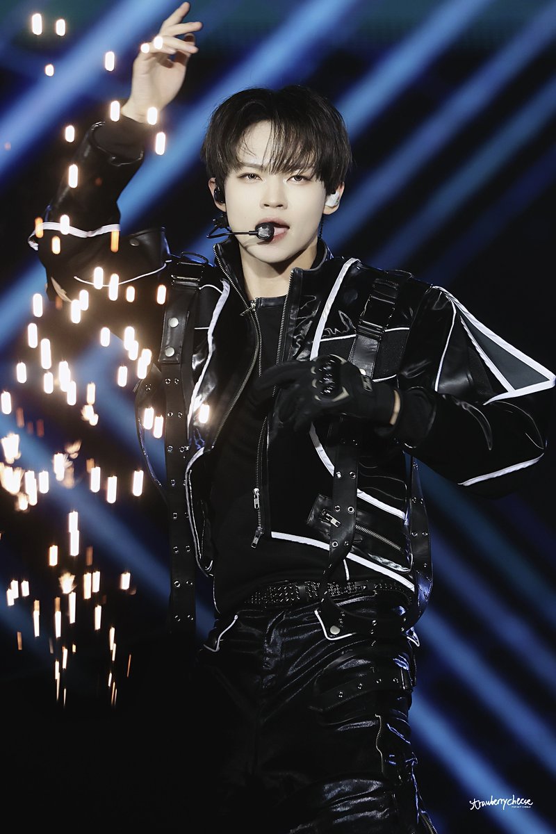 𝐒𝐭𝐫𝐚𝐰𝐛𝐞𝐫𝐫𝐲𝐂𝐡𝐞𝐞𝐬𝐞. tweet media