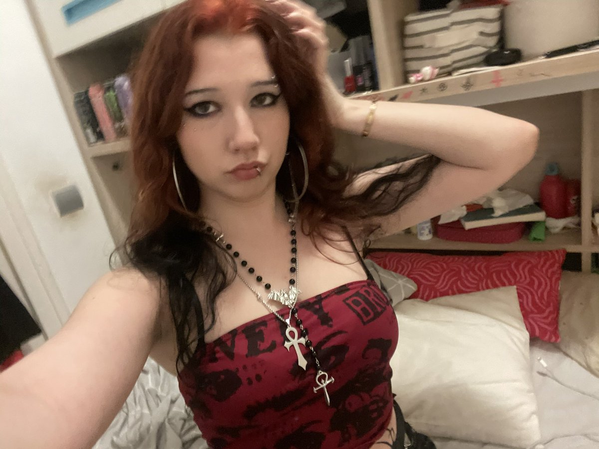 cr4zypeep's tweet photo. Tell me all “you are a 10 but…” n smth u think its a deal breaker of mine. Pics so u can have an idea of me:
#cr4zy #youarea10but #Trend #dcme #reply https://t.co/VQJ7KKubi4