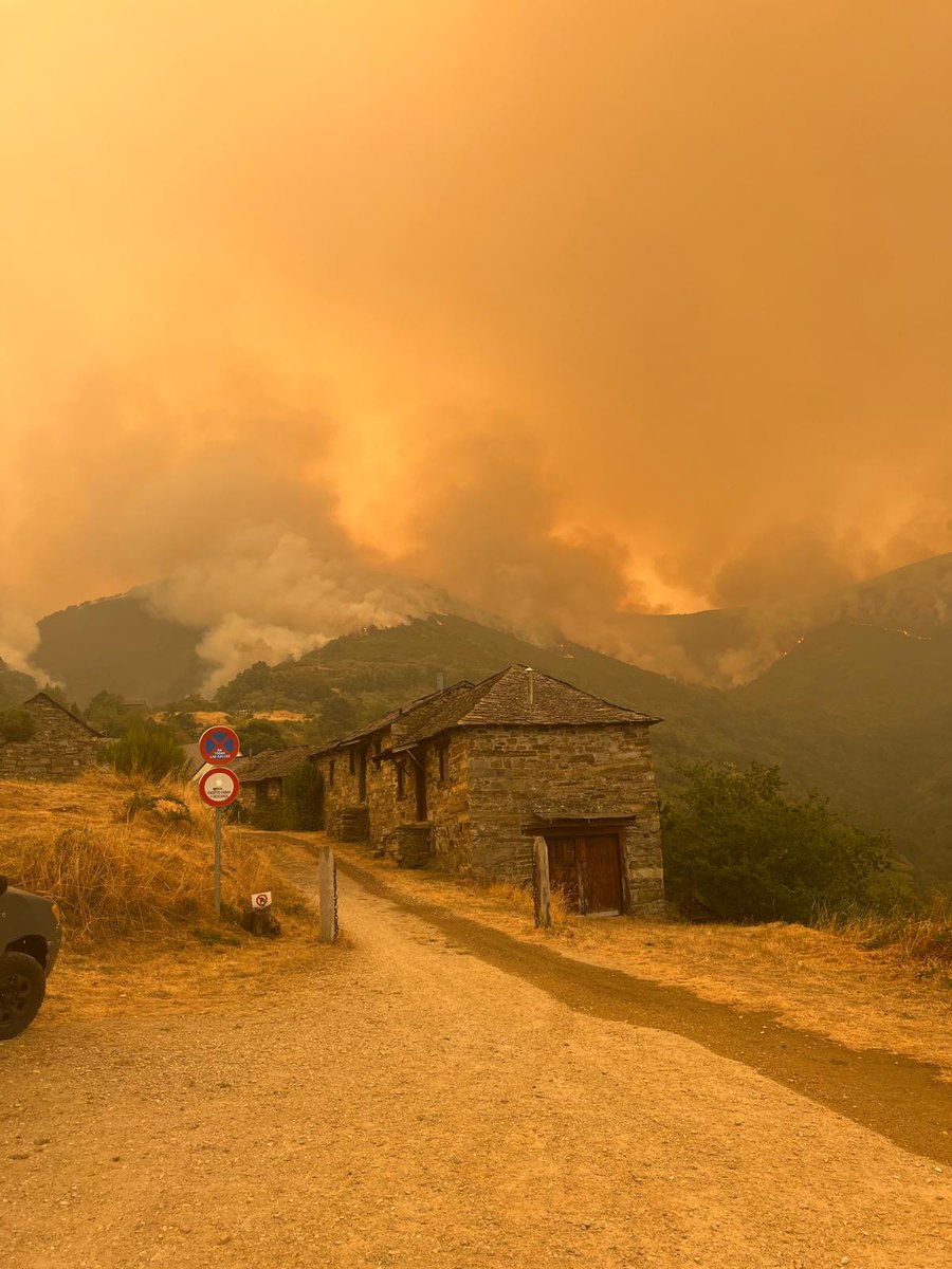 AbadiaCompludo's tweet photo. #carracedodecompludo
La prioridad es salvar las casas del pueblo.
Horrible.
@AytoPonferrada @ileoncom @jcyl @mitecogob
@La_SER @LNCleon @8Bierzo https://t.co/mRorpbEPN6