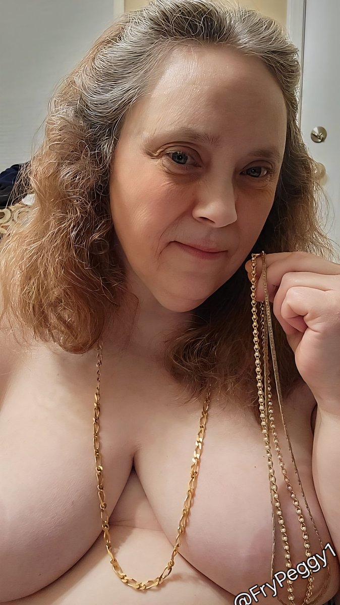 FryPeggy1's tweet photo. #AlphabetAugust
Hosted by
@Girl15Gone
@JstCallMeElle
@thedarkboudoir1
Day 17 Letter J- for Jewelry https://t.co/tYIUHMhvTz