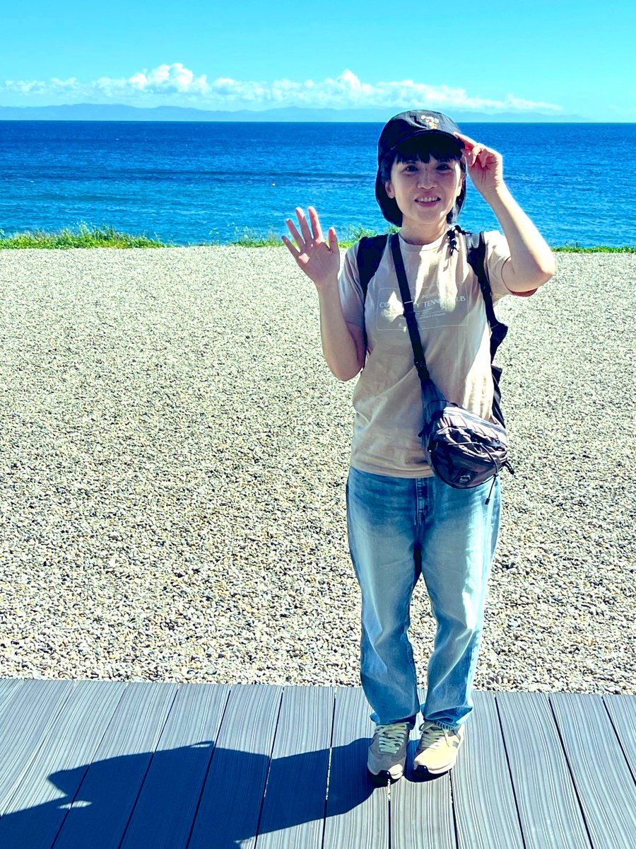 函館で夏休みしてきました！
今年は暑いというけどやっぱり北海道。涼しかったな〜☺️
クマ出没注意だったのでキャンプは諦めて温泉に宿泊して楽しみました✨
たっぷり買い込んだお土産で今月いっぱいは北海道気分でいたい👀