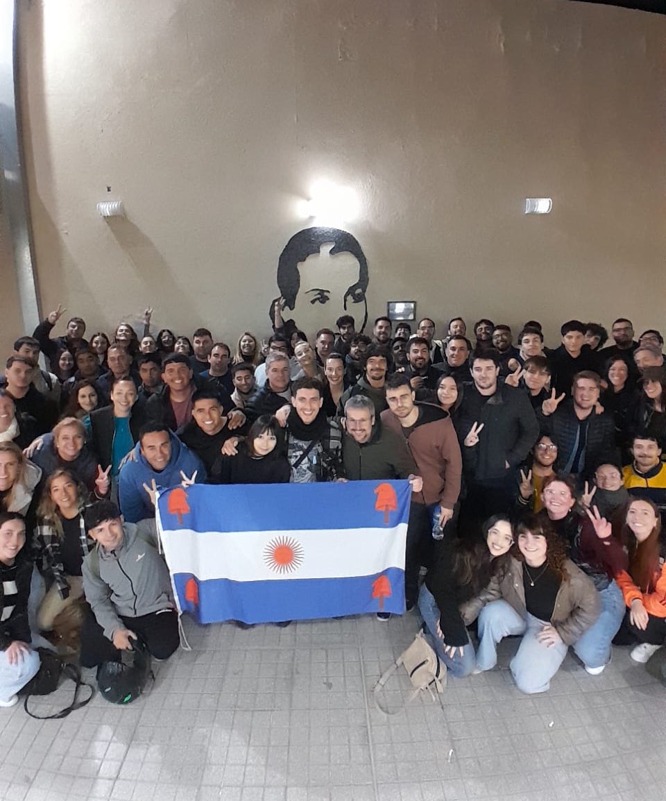 Gracias por el recibimiento. Esta noche Cabaret Voltaire especial San Martin desde la plaza en San Rafael, Mendoza 🥁🧙🏼‍♂️🇦🇷