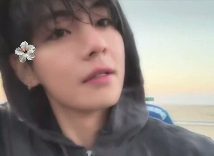 might make ths my pfp hes jst so uhhhhhhhh