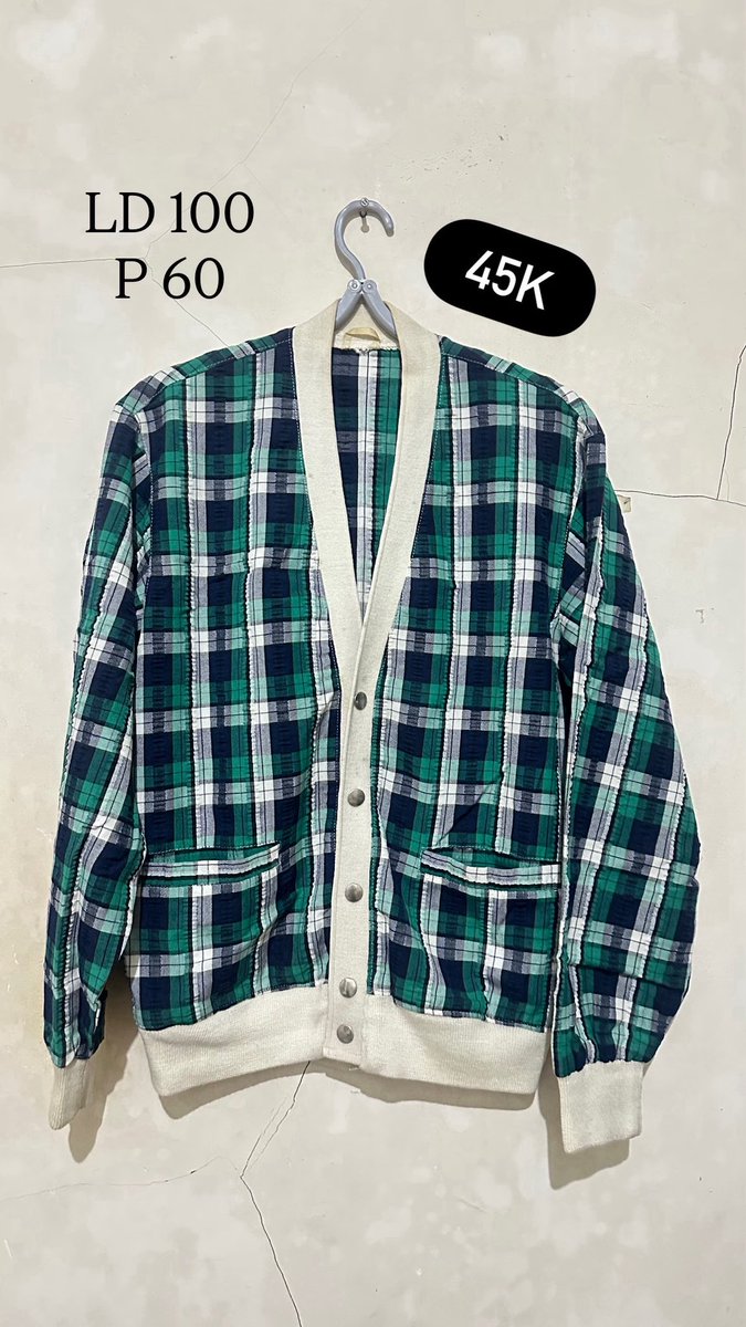 matchaoreooo1's tweet photo. 💙💚 Cardigan Kotak-Kotak Vintage 💚💙
💸 45K ajaa!!
LD 100cm | P 60cm
Nyaman &amp; ringan, cocok dipakai buat layering biar outfit makin standout ✨

Style kasual tapi tetep kece, tinggal dipadu sama jeans atau rok, langsung jadi look kekinian banget 🍃

📍 Surabaya https://t.co/2BOr8P9awp