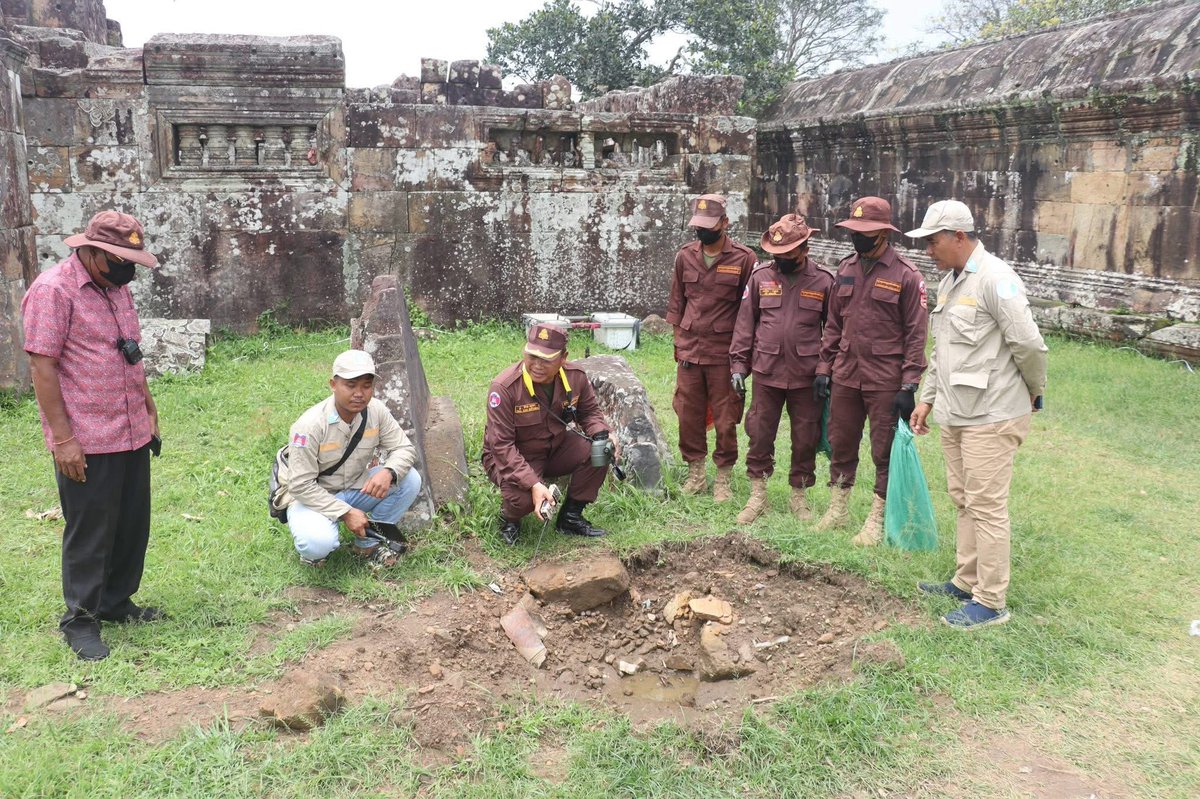 kham phouri tweet media