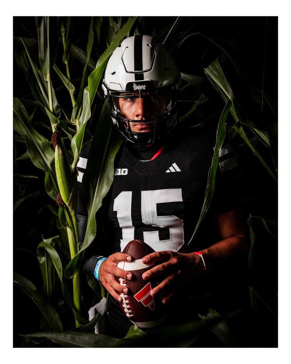 samwallarice's tweet photo. Alternate reveal ⚫️⚫️ // @HuskerFootball https://t.co/hv1rJLHJqz