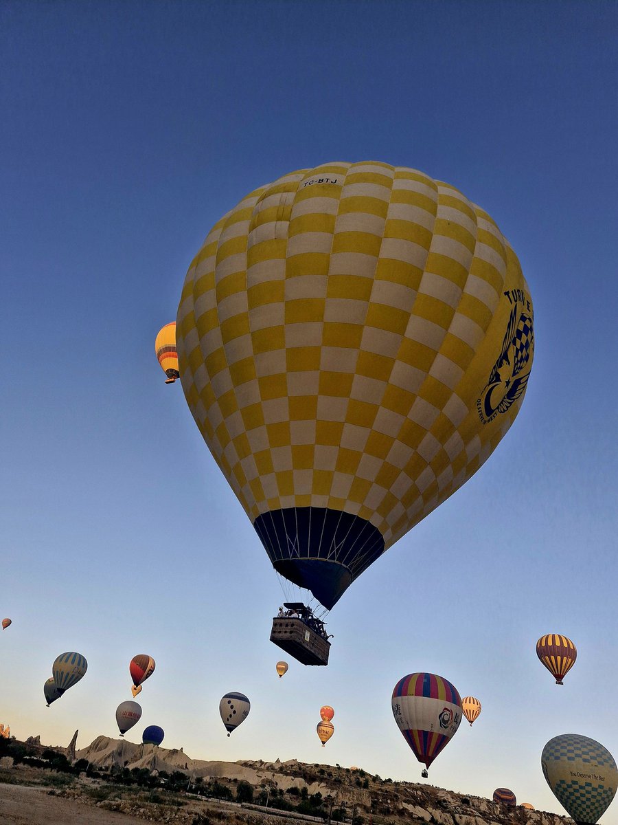 ebraarby's tweet photo. Bu sabah daha yakındık baloncuklarla🎈 https://t.co/KJX24kaGci