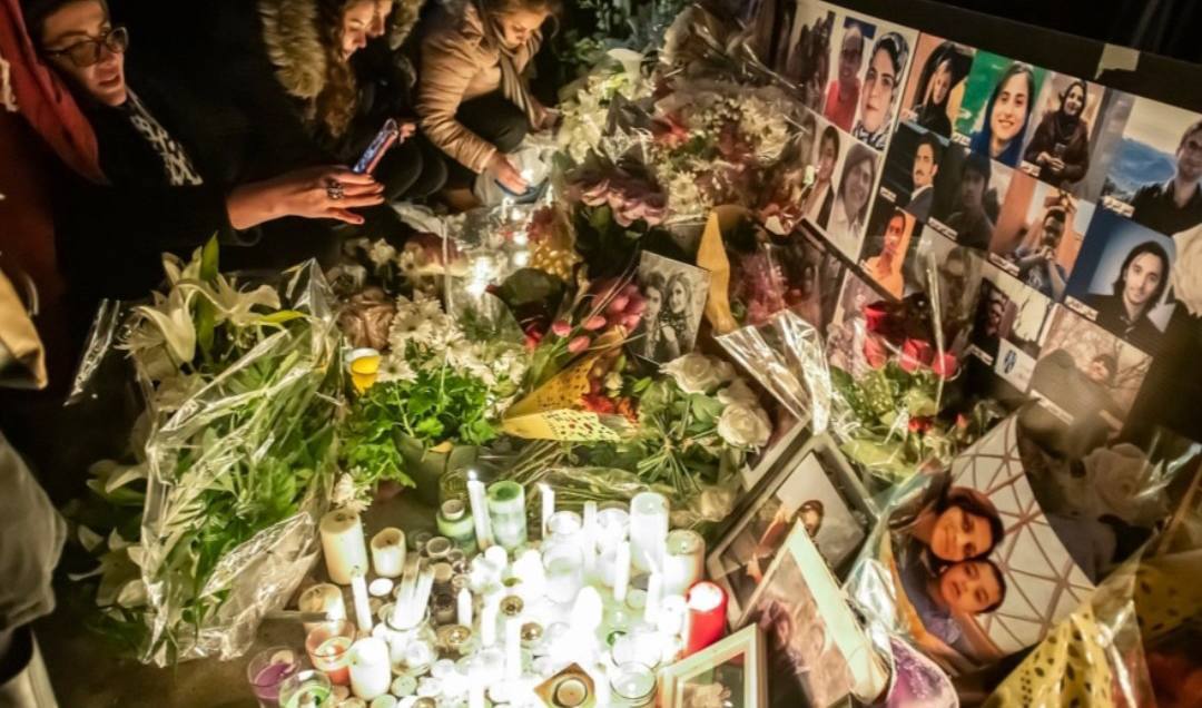 ۱۸ دی فقط یه سقوط نبود
۱۷۶ نفر پر!
حالا دادگاه حکم غرامت داد ولی هیچ پولی جبران نمی‌کنه این جنایت

#PS752 💔
#ایران