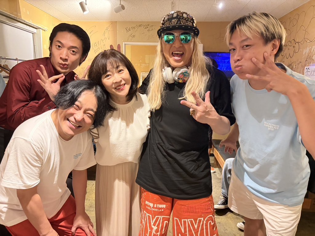 nagano_staff's tweet photo. #ロケフェス2025 、大盛り上がりでした！！
名曲「Hi！LASSEN」を久しぶりに歌いました！
ふかわさんありがとうございました！！ https://t.co/Xf21163OWL