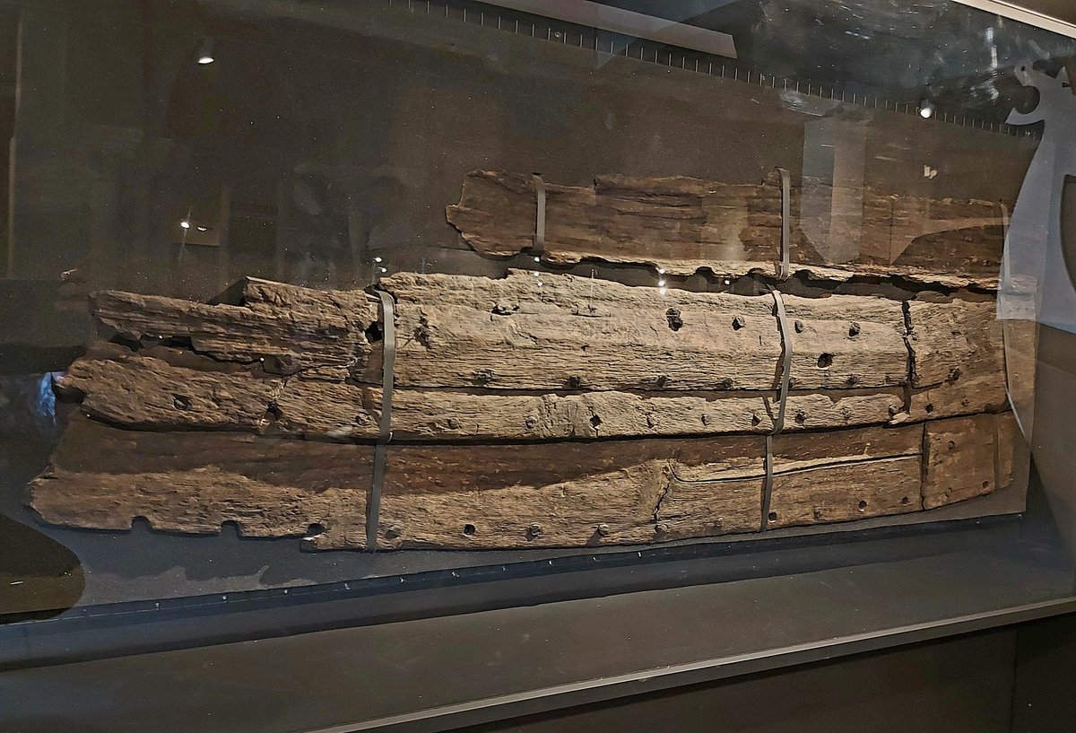 James Wright (@jpwarchaeology) on Twitter photo Real ship timbers! 
Dated 953-65 and from an English ship built in the south-east. Reused in the walling of a Viking-era house on Hungate, York.  
Currently on display at the Yorkshire Museum. Real ship timbers! 
Dated 953-65 and from an English ship built in the south-east. Reused in the walling of a Viking-era house on Hungate, York.  
Currently on display at the Yorkshire Museum.