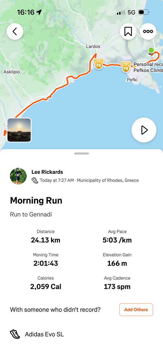 Lee Robert tweet media