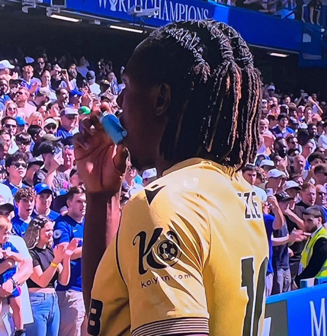 patricktyrant's tweet photo. EZE IS TOO GOOD!! ๐ฎโ๐จ๐ฎโ๐จ
If he joins us heโs the ultimate game changer!
LEVY GET IT DONE!! ๐ค๐พ๐ค๐พ
(Forget stupid VAR, Eze still did what he did!)
#CHEPAL #THFC #COYS https://t.co/9b8cNTWWBo