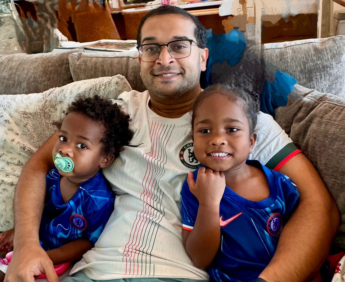 avirupguha's tweet photo. Game On! #MyPLMorning #cfcmatchday #CFC4World @premierleague @NBCSportsSoccer @ChelseaFC #firstdayofseason https://t.co/k4EqFx0AKt