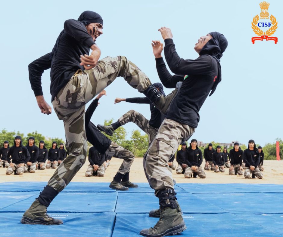 CISFSouth's tweet image. CISF personnel trained in advanced #KravMaga self-defence techniques to ensure operational readiness &amp;amp; swift response in high-risk situations. Preparedness &amp;amp; discipline are key to safeguarding national assets! #NationFirst #ShieldOfSecurity #SelfDefence #SafetyFirst
@CISFHQrs
