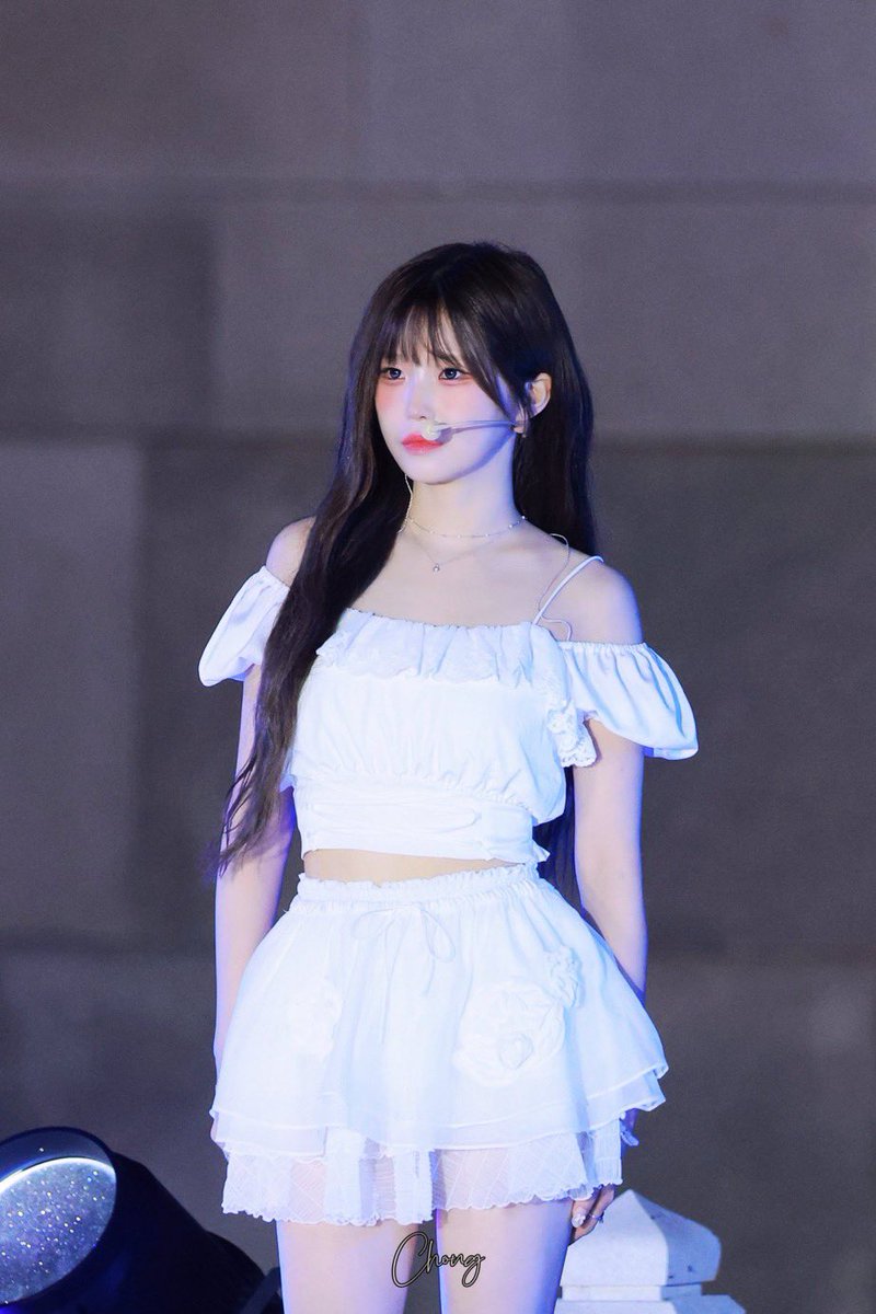 kloverr_1004's tweet photo. 🔎CELEB : 프로미스나인 송하영
· WHERE : 광복 80주년 전야제
· ITEM : 슬리브리스, 스커트 / 시눈 @sinoon.official

슬리브리스: https://t.co/V9eM1l09dt

스커트:https://t.co/srV0jVKz1m

#프로미스나인 #송하영 #송하영패션 #아이돌패션 #fromis_9
#시눈 #Style #kpopfashion #sinoon https://t.co/Dp5iRy4moL