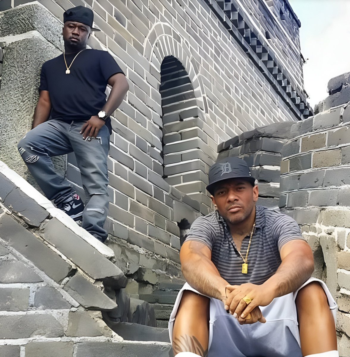 vibe927miami's tweet photo. #RIPProdigy #MobbDeep Today in #HipHopHistory: #MurdaMuzik is the 4th album by #InfamousMobbDeep, released Aug. 17, 1999. It features 1 of the group's best-known songs, "#QuietStorm". It's also the duo's most commercially successful album. #platinum #hiphop #classichiphop https://t.co/FDfxCBslK4