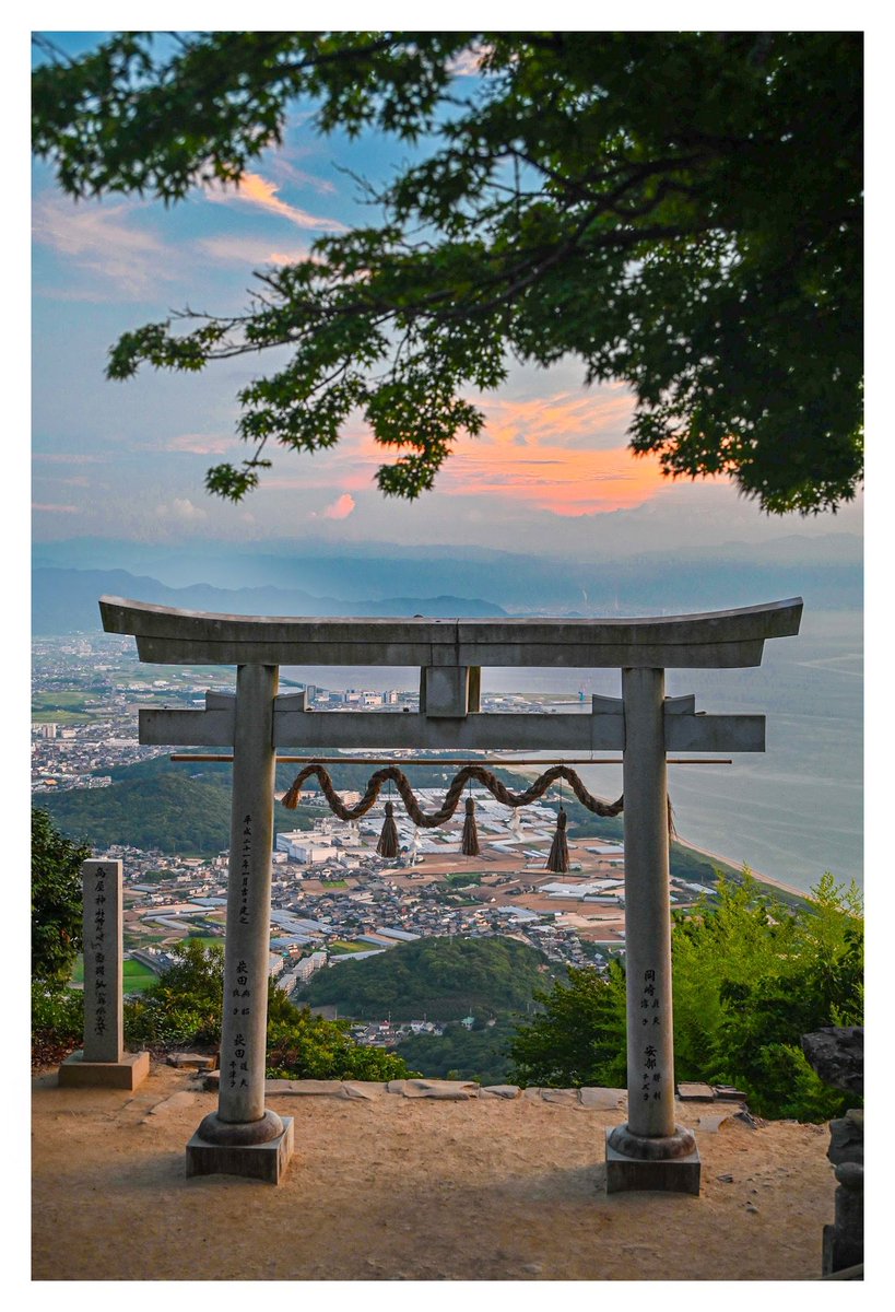 FK7_SC54's tweet photo. 夏休みの想い出🌻
from天空の神社⛩️

#nikon
#zf 
#nikonzf 
#天空の神社 
#夏の思い出
#東京カメラ部 
#キリトリセカイ 
#nikonphotography  
#ダレカニミセタイケシキ
#ファインダー越しの私の世界 
#カメラすきな人と繋がりたい https://t.co/ozT289PH7u