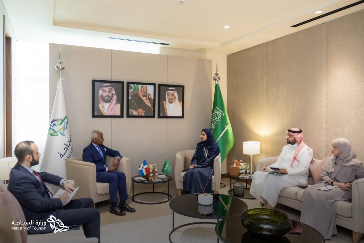 استقبلت سمو المشرف العام على وكالة الشؤون الدولية الأميرة سارا بنت عبدالعزيز آل سعود سفير جمهورية الدومينيكان لدى المملكة، وتم خلاله بحث آلية التعاون الثنائي بمجال السياحة بين الجانبين.