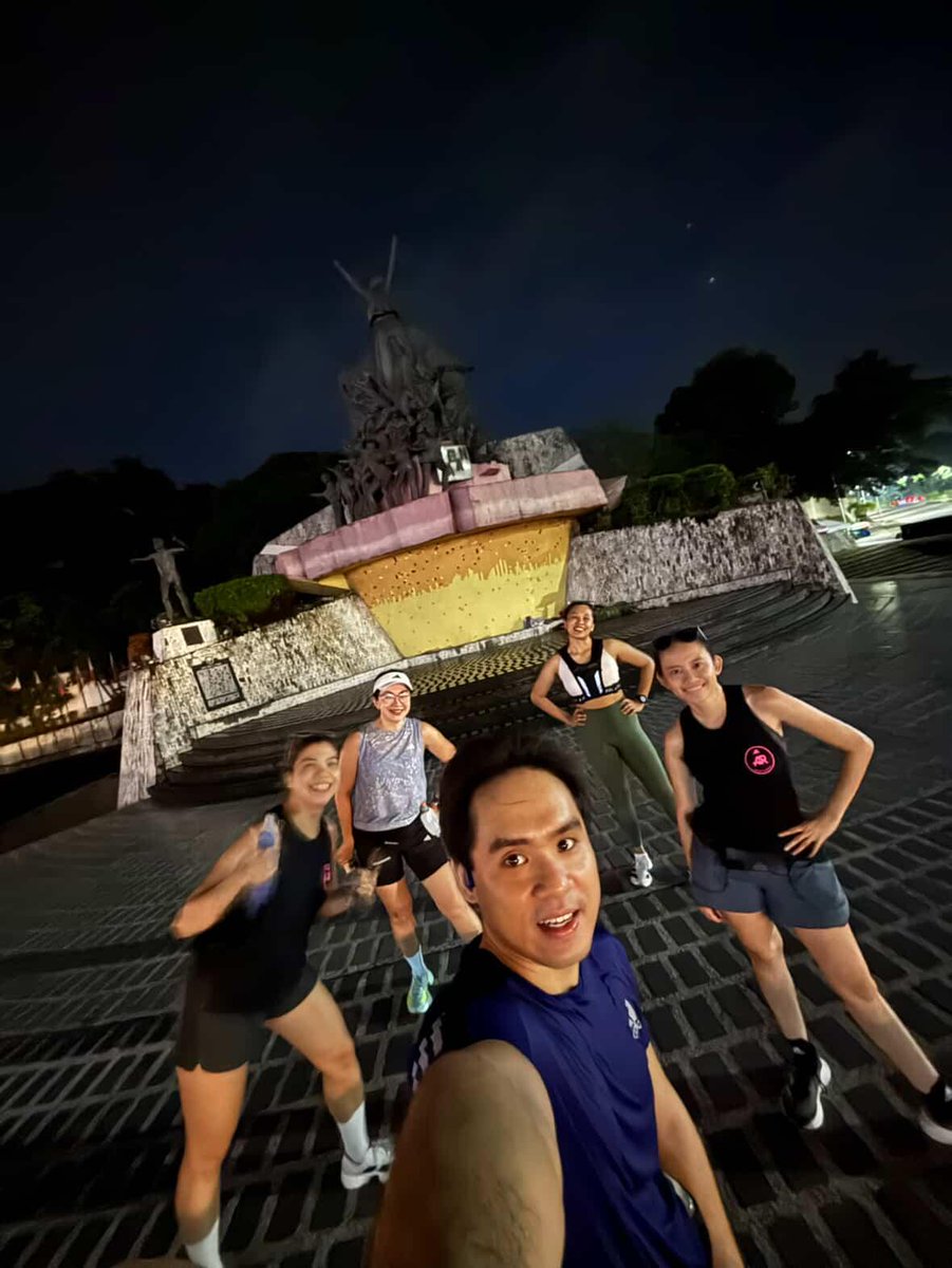 maisbee's tweet photo. 30 at 30. Ran 30km to celebrate 30 years of existence. 🏃🏻‍♀️  Inspired by @benshephard's fit at 50 challenge. 💪🏻

Also never gonna celebrate my birthday with a run again.... Or probably at 42 for a marathon. 👀 https://t.co/XznzULIZBX