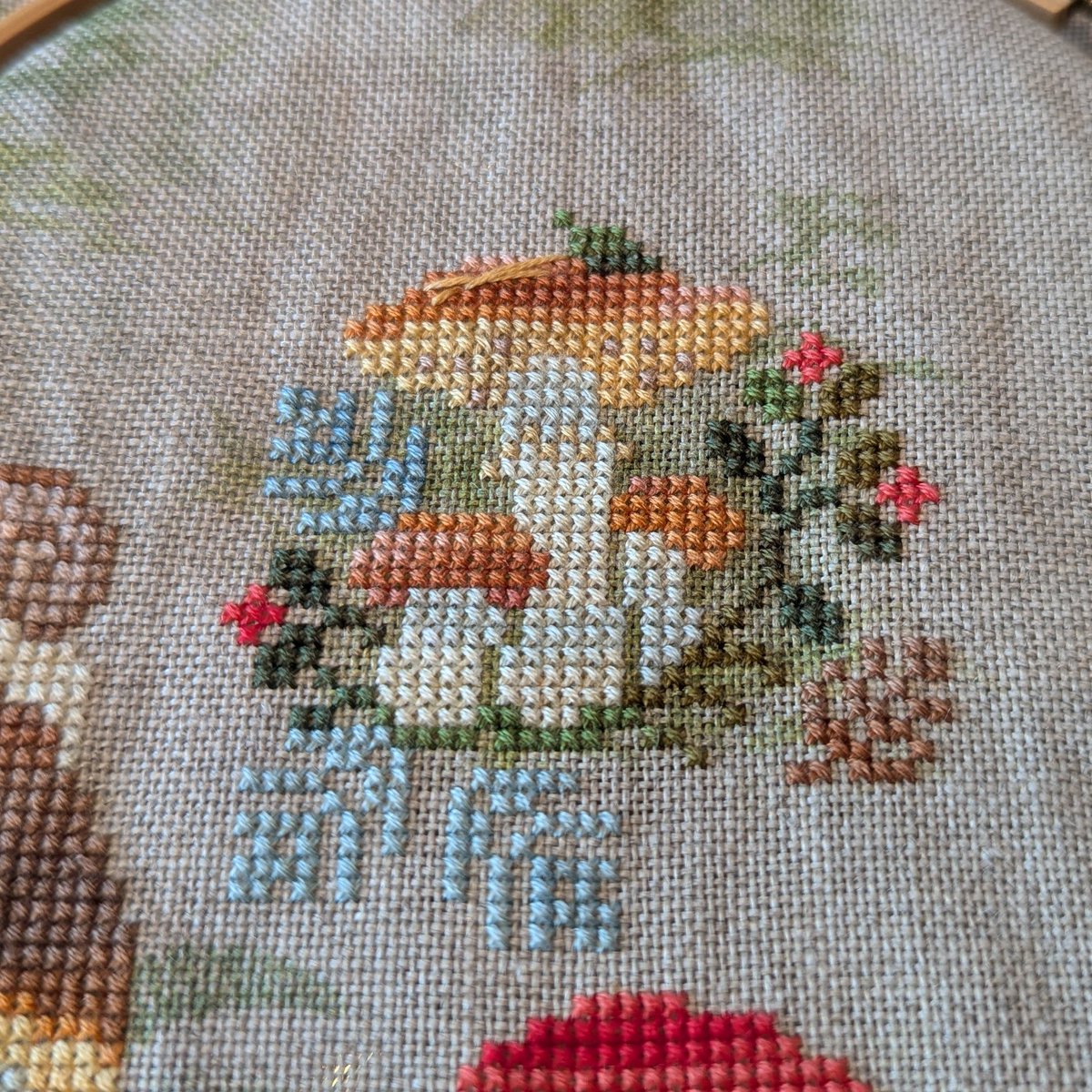 marizo_58's tweet photo. ヌメリイグチ SLIPPERY JACK MUSHROOM
お盆休みはチクチクが進むなぁ
Mushrooms and Toadstools
#owlforestembroidery
#クロスステッチ https://t.co/JniK0O0Abq