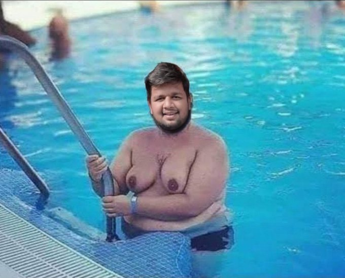 दिल्ली में पुलिस ने इस एक दंगाई को गिरफ्तार किया:

दंगाई: “मैंने तो बस ‘फ्री फिलिस्तीन’ कहा था।”

दिल्ली पुलिस: “तुम्हारी गांड में दम तो फिलिस्तीन क्यों नहीं चले जाते।”