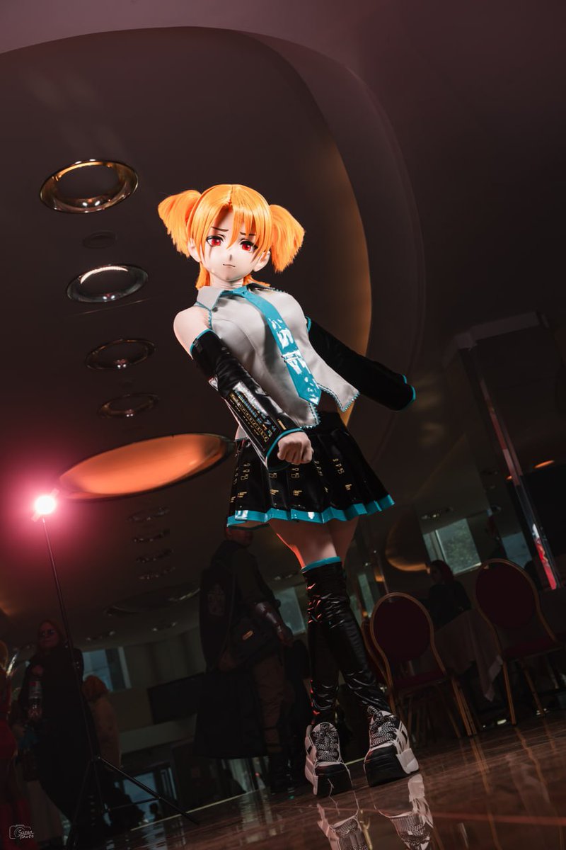 Are you going to be with me tonight?)

#WeiboGala2025 #cosplay #seeyou