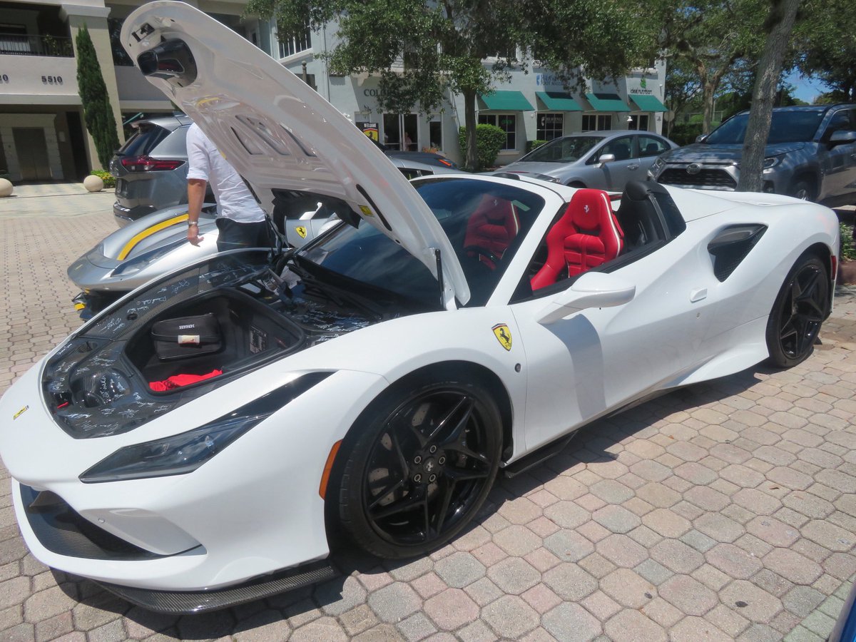 shariahembree's tweet photo. 🌟Great Italian Food + Great Italian Cars = The Ferrari Club of Palm Beach! Such a relaxing Saturday at La Masseria with really wonderful friends!  Always nice to catch up with everyone. XO Shari
#italianfood #italiancars #goodfriends #ferrariclub #ferrariclubpalmbeach #ferarri https://t.co/LyM2oWgkoC