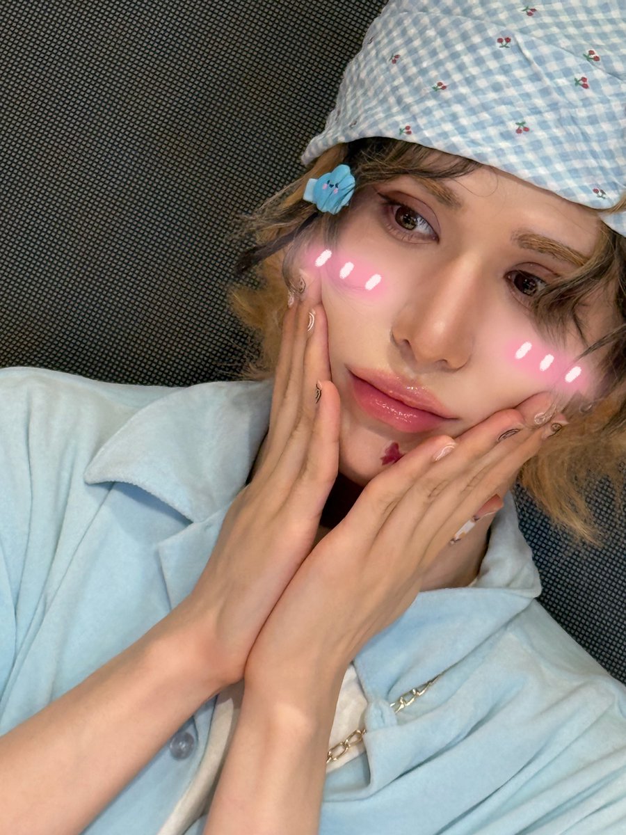 XLOV_official's tweet photo. [📸]

250816 팬사인회

𝒮𝓁𝑒𝑒𝓅𝒾𝓃𝑔 𝒷𝑒𝒶𝓊𝓉𝓎 💭🛏️💤 #WUMUTI

#XLOV #엑스러브 #우무티 
 #XLOV_1andOnly  #1andOnly 
#XLOV_IONE #IONE https://t.co/Op4u6RFrLy