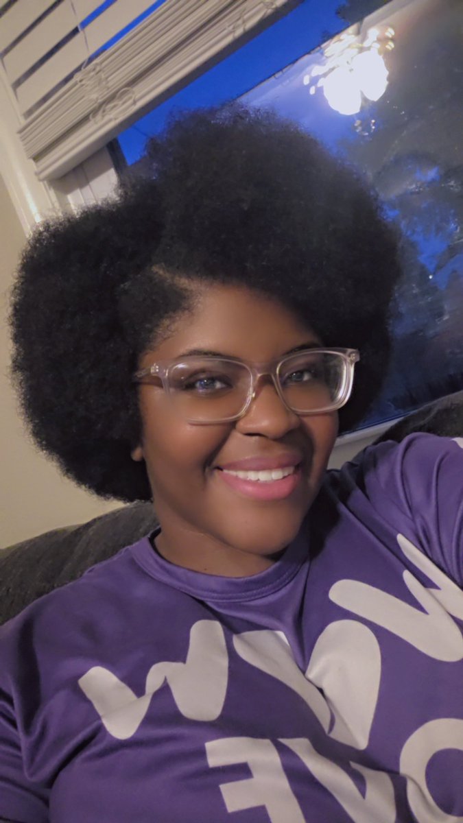 Leatha_Marie's tweet photo. Fro is coming along ✨️
I cut my hair off in Feb
#naturalhair #afro #brownskinbeauty https://t.co/9JtR9Euz92