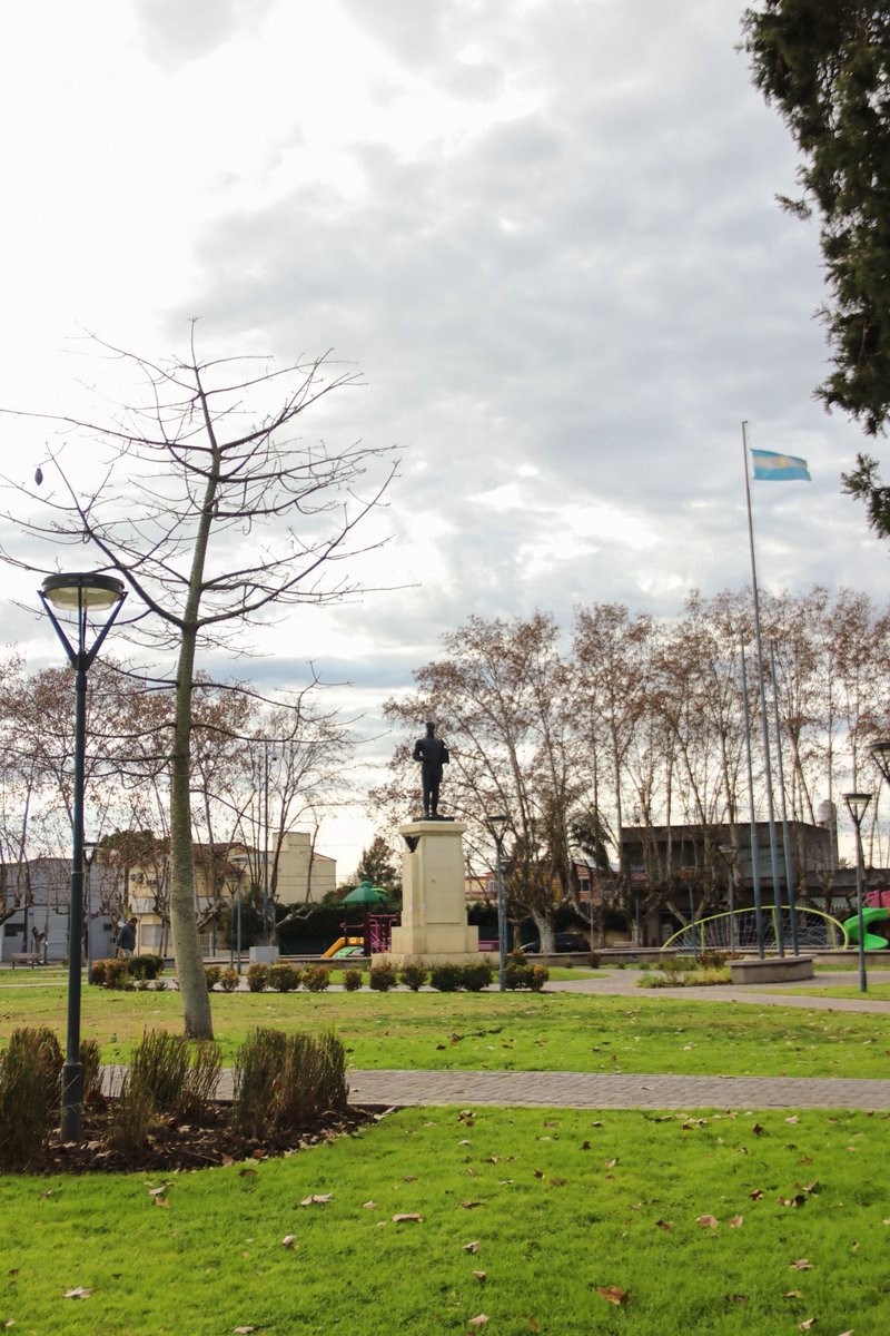 elcorredorsm's tweet photo. Plaza San Martín, barrio Mattaldi
A 175 años de la muerte del Padre de la Patria 🇦🇷 https://t.co/lgPYUXdxWE