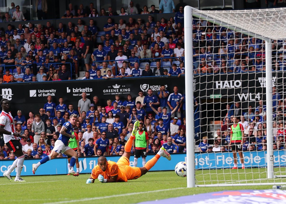 JoeySadler_'s tweet image. I love watching Sammie Szmodics play for #ITFC personally. 

Will play a big part this season.